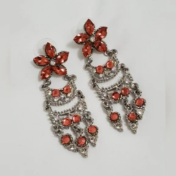Vintage Dangle Earrings - Picture 4 of 4